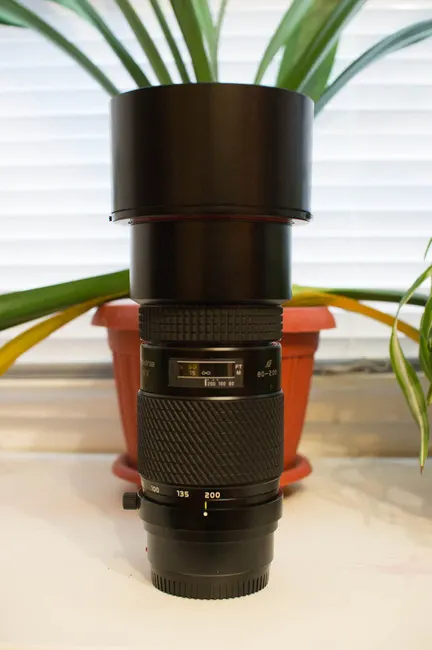 Tokina AF 80-200mm f/2.8 AT-X SD
