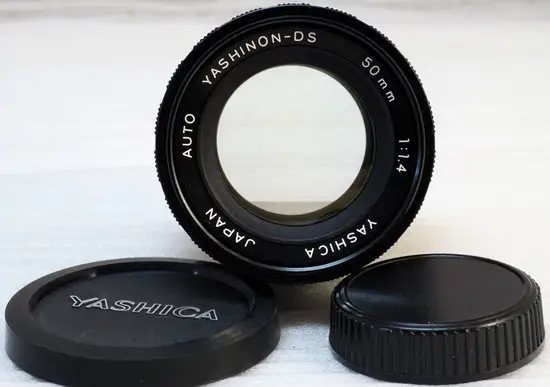 Yashica Yashinon-DS 50mm f/1.4