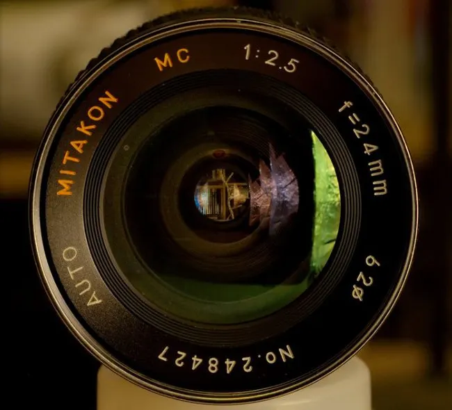 Mitakon 24mm f/2.8 MC Auto