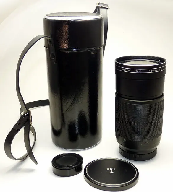 Upsilon 200mm f/2.8 Tele