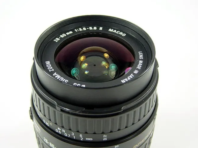 Sigma AF Zoom 28-80mm f / 3.5-5.6 II Aspherical Macro
