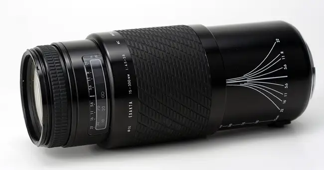 Exakta AF 75-300mm f/4.5-5.6 MC Macro