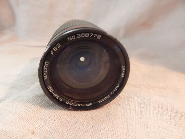 Sakar 35-140mm f/3.8-5.3 MC Auto