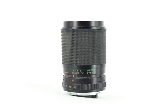 Vivitar 35-105mm f/3.2-4 MC Macro