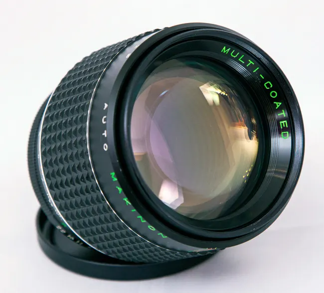 Makinon 135mm f/2.5 MC Auto