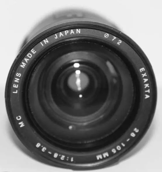Exakta 28-105mm f/2.8-3.8 MC AF