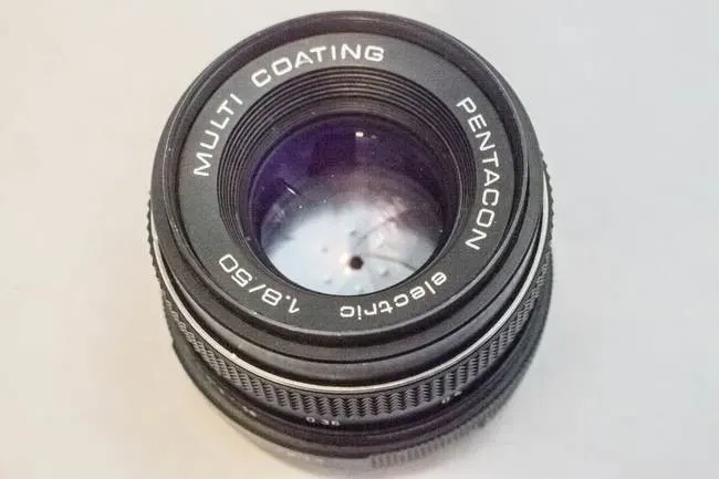 Pentacon electric 50mm f/1.8 Multi coating