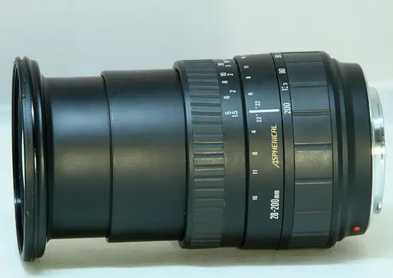 Sigma AF Zoom 28-200mm f/3.8-5.6 UC