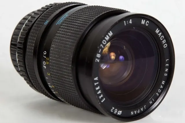 Exakta 28-70mm f/4 Macro MC