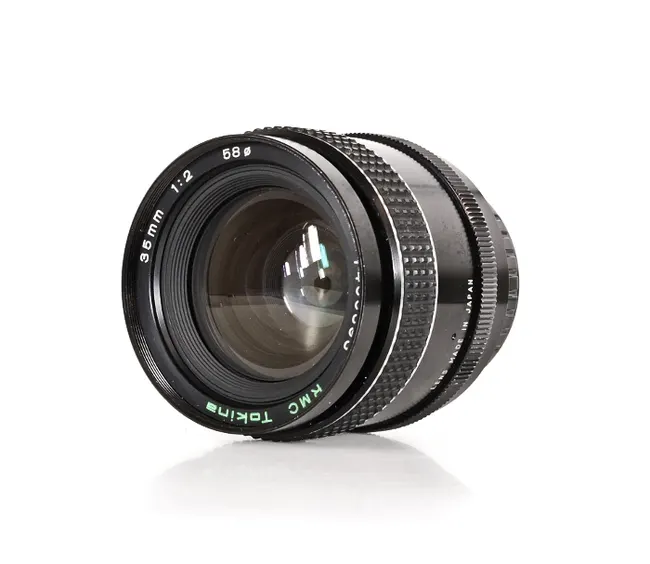 Tokina 35mm f/2.0 RMC