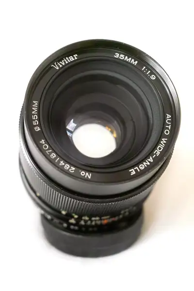 Vivitar 35mm f/1.9 (Komine)