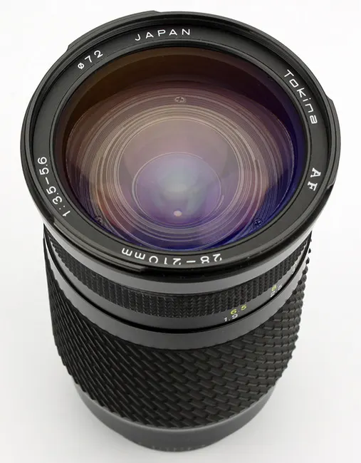 Tokina AF 28-210 f/3.5-5.6