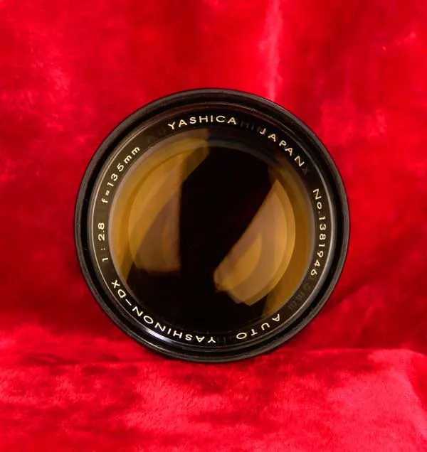 Yashica Yashinon-DX 135mm f/2.8 Auto