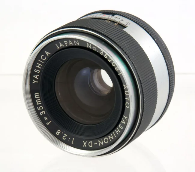 Yashica Yashinon-DX 35mm f/2.8