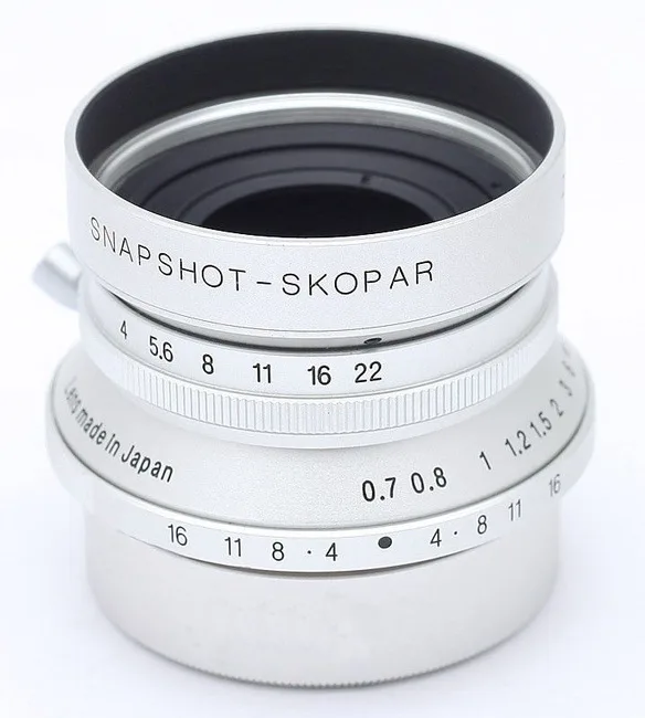 Voigtlander Snapshot-Skopar 25mm f/4 MC