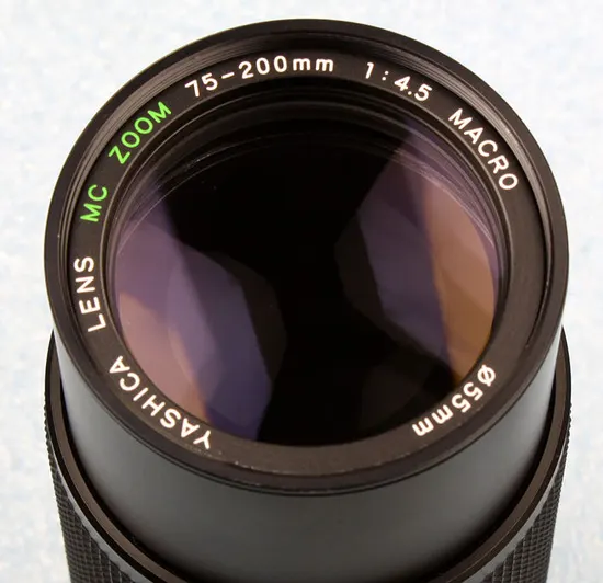 Yashica MC Zoom 75-200mm f/4.5 Macro