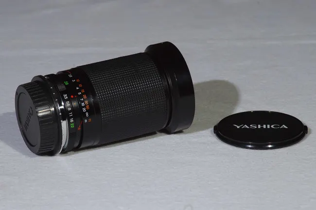 Yashica ML 28-210mm f/3.5-5.6 Macro