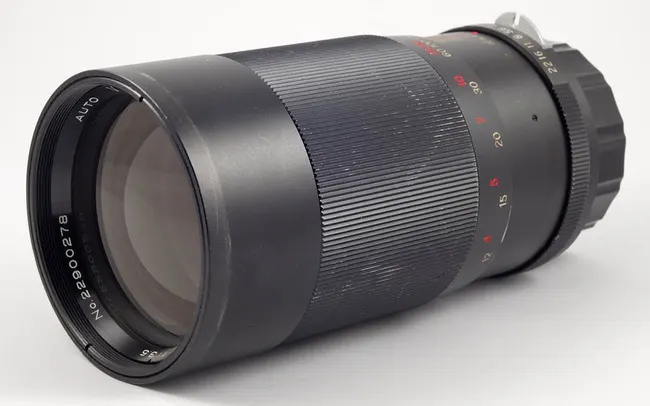 Vivitar 200mm f/3.5 (Kino)