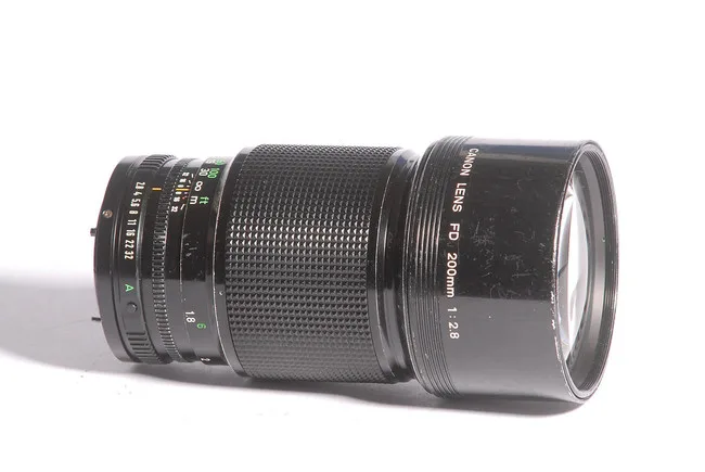 Canon FDn 200mm f/2.8 (1)
