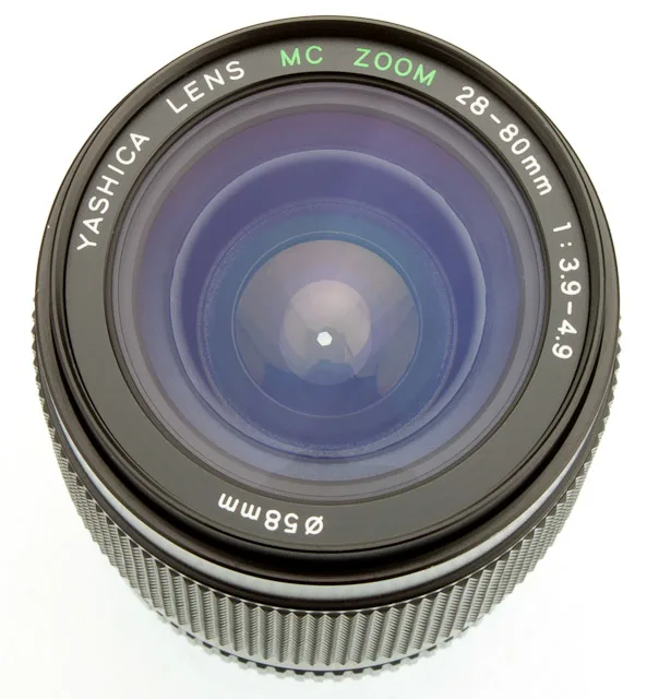 Yashica MC Zoom 28-80mm f/3.9-4.9
