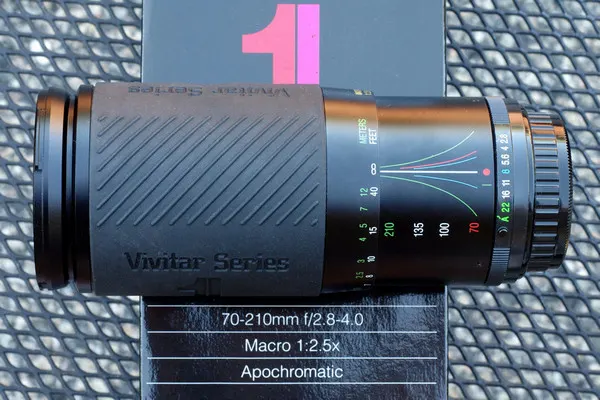 Vivitar MF Series 1 70-210mm f/2.8-4 Apochromatic (Cosina)