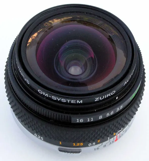 Olympus OM-System Zuiko Auto-W 18mm f/3.5