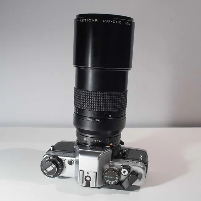 Carl Zeiss Jena Prakticar 200mm f/2.8 MC