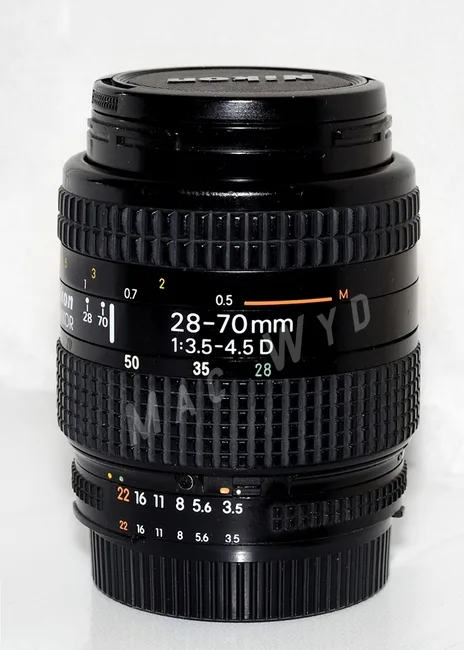 Nikon AF Nikkor 28-70mm f/3.5-4.5 D