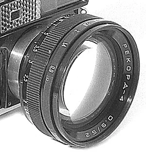 Rekord-4 52mm f/0.9