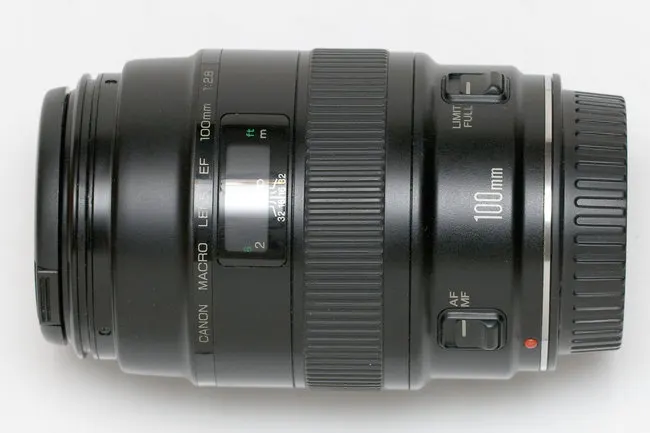 Canon EF 100mm f/2.8 Macro