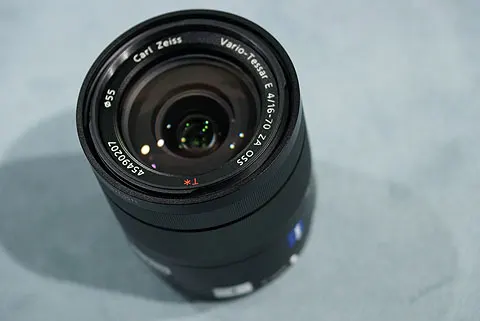 Carl Zeiss Vario-Tessar E 16-70mm f/4 ZA OSS T