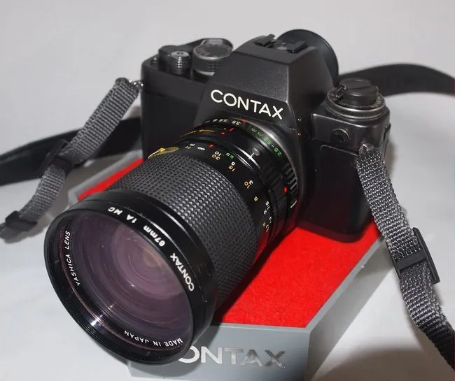 Yashica ML 28-85mm f/3.5-4.5