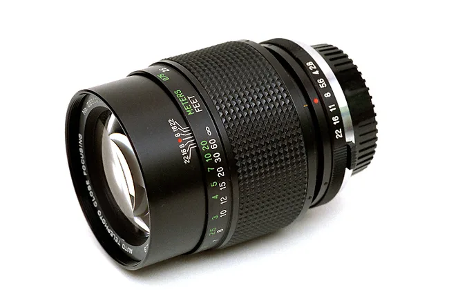 Vivitar 135mm f/2.8 Close Focusing