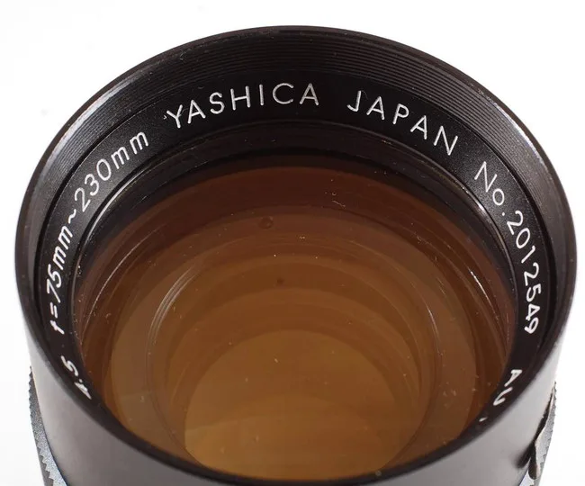 Yashica Yashinon Zoom 75-230mm f/4.5 Auto