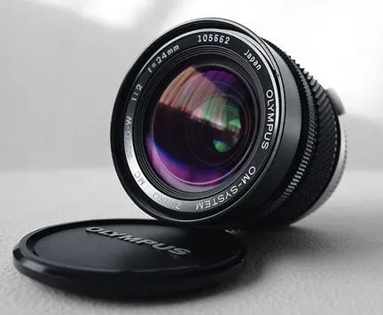 Olympus OM-System Zuiko Auto-W 24mm f/2.0
