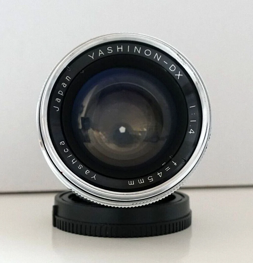 Yashica Yashinon-DX 45mm f/1.4