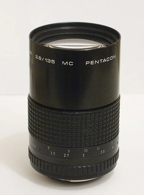 Prakticar 135mm f/2.8 MC Pentacon
