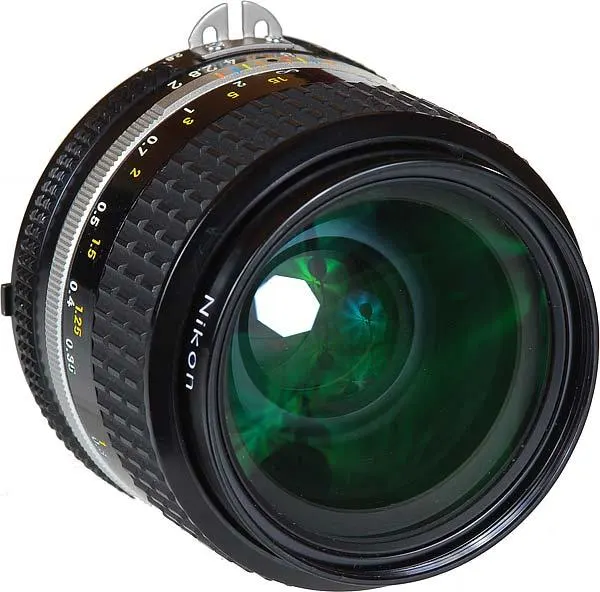 Nikon Nikkor 35mm f/2 Ai-S