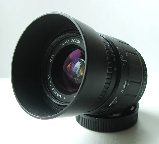 Sigma AF 28-80mm f/3.5-5.6 Mini Zoom Macro Aspherical