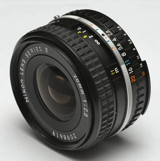 Nikon Series E 28mm f/2.8 (II)
