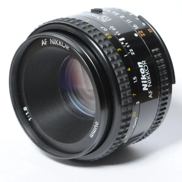 Nikon AF Nikkor 50mm f/1.8 (II)