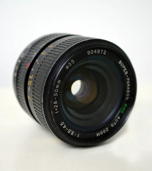 Super-Paragon 28-50mm f/3.5-4.5 PMC Auto
