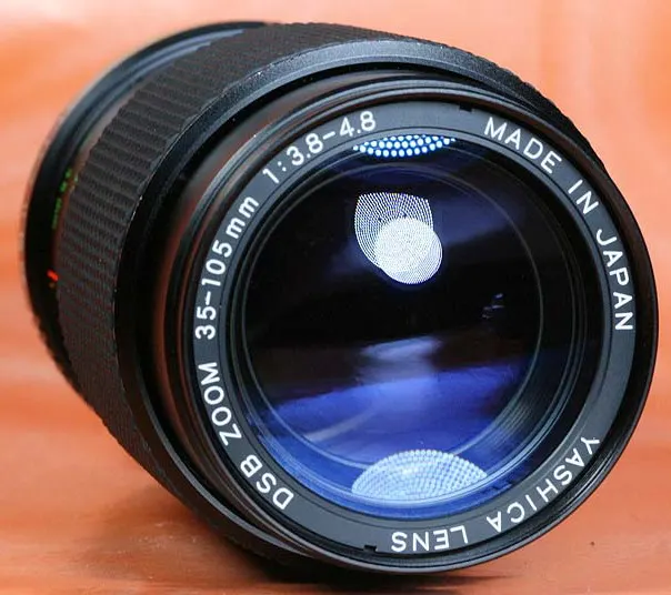 Yashica DSB 35-105mm f/3.8-4.8