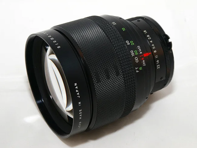 Sigma-XQ MF 135mm f/1.8 MC