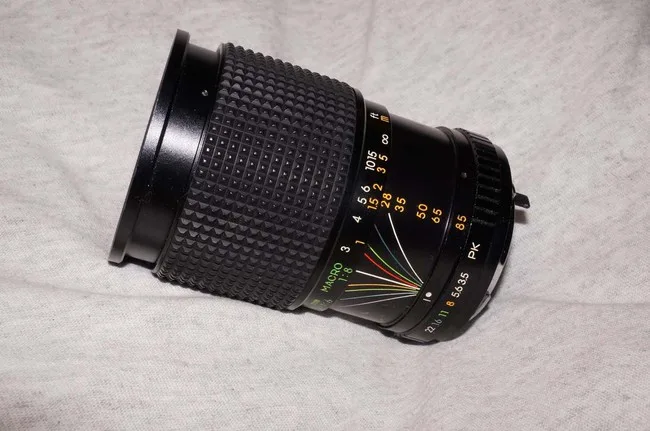 Sears 28-85mm f/3.5-4.5 MC auto zoom
