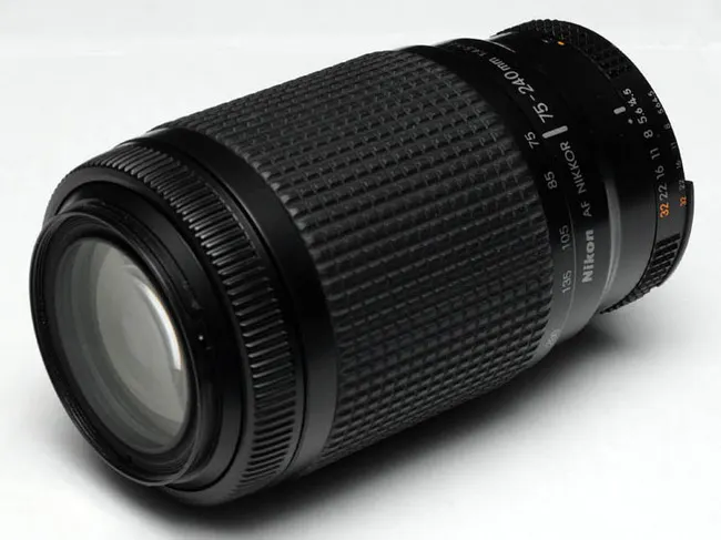 Nikon AF Nikkor 75-240mm f/4.5-5.6 D