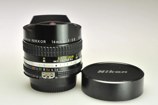Nikon Fisheye Nikkor 16mm f/2.8 Ai-S