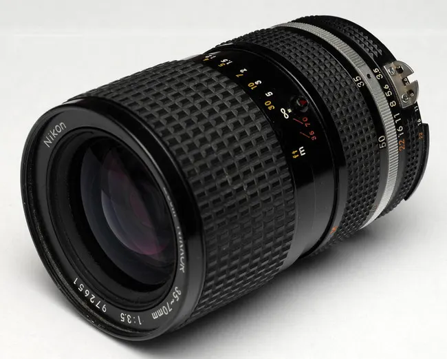 Nikon Nikkor 35-70mm f/3.5 Ai-S