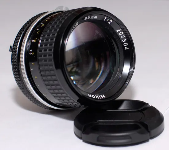 Nikon Nikkor 85mm f/2 Ai
