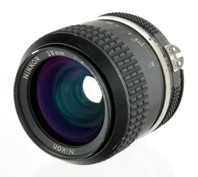 Nikon Nikkor 28mm f/2 Ai